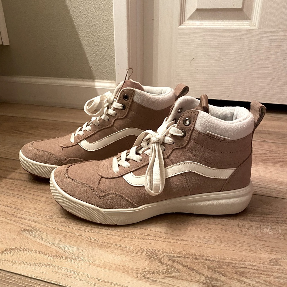 Vans Ultra Range EXP Hi suede 9.5 women